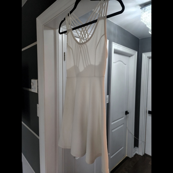 Charlotte Russe White Dress. Size M. - Picture 3 of 7